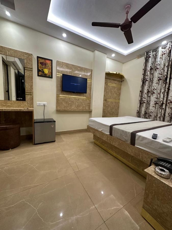 Hotel Mahalaxmi Deluxe Nové Dillí Exteriér fotografie