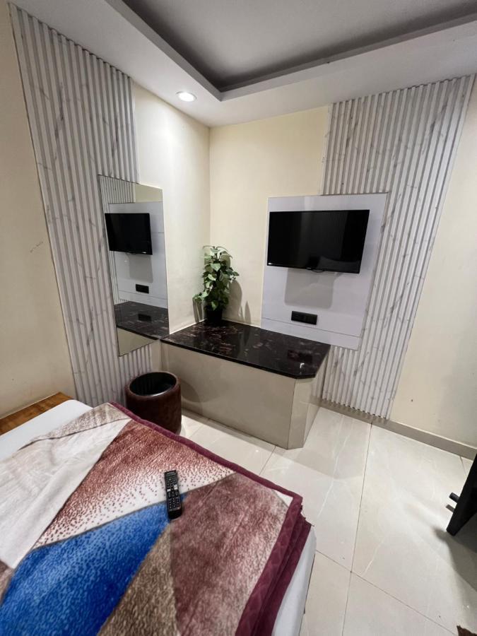 Hotel Mahalaxmi Deluxe Nové Dillí Exteriér fotografie